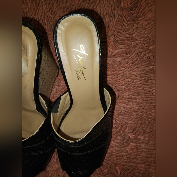 Thalia Sodi Platform - Picture 3 of 3